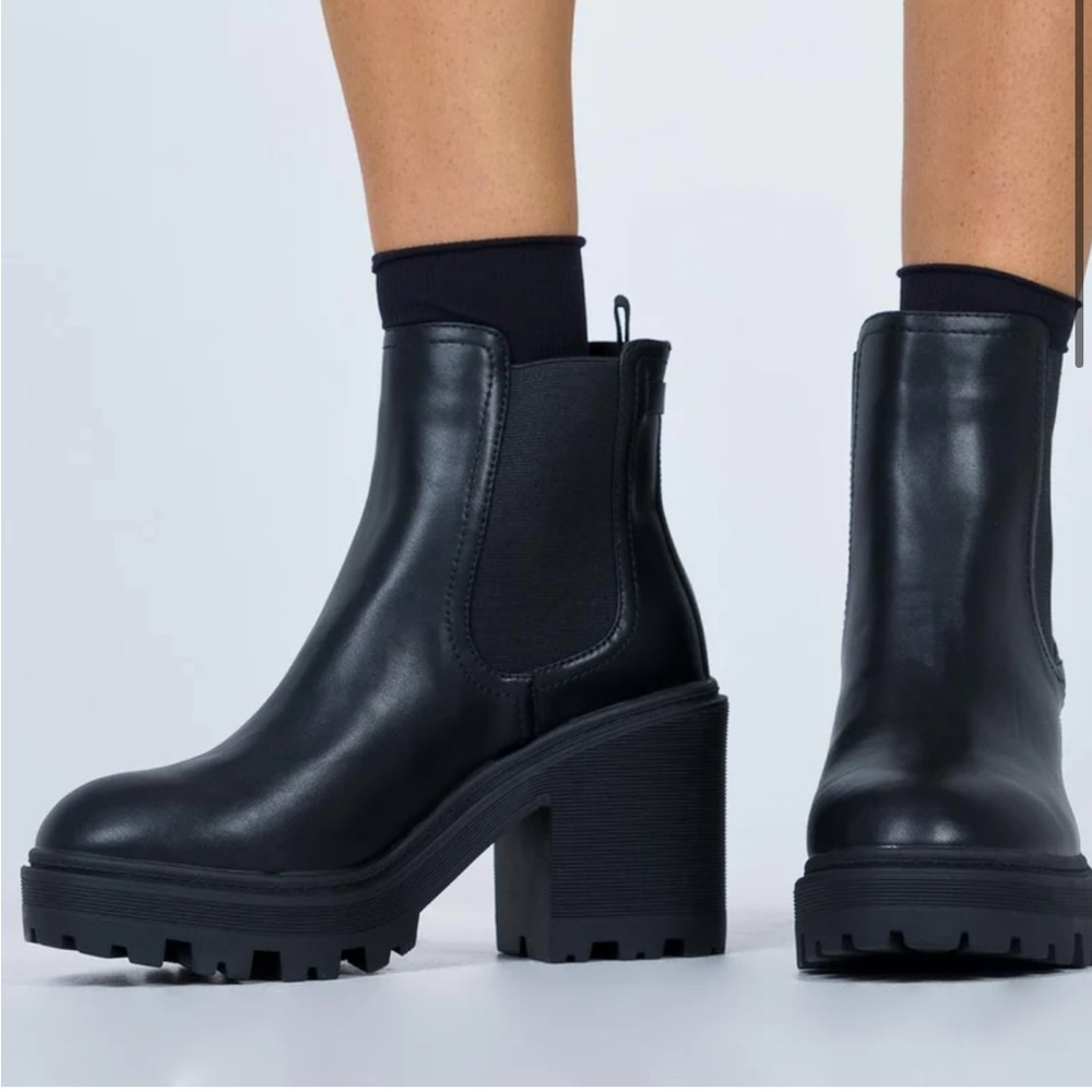 Princess Polly matty boots black
